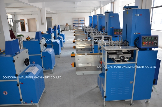 17 adet/Dakika 360x270mm Yarı Otomatik Kitap Kapak Takma Makinesi MF-SKJ380AS