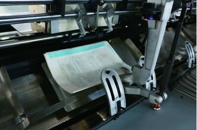 Toplama Makinesi Pensesi Kitap Çıkartmalarını Tek Sayfa Kartları Kitapları Ayarlamadan Ayırmak için