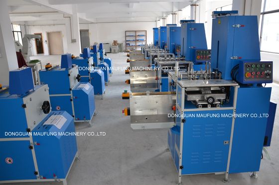 17 adet/Dakika 360x270mm Yarı Otomatik Kitap Kapak Takma Makinesi MF-SKJ380AS